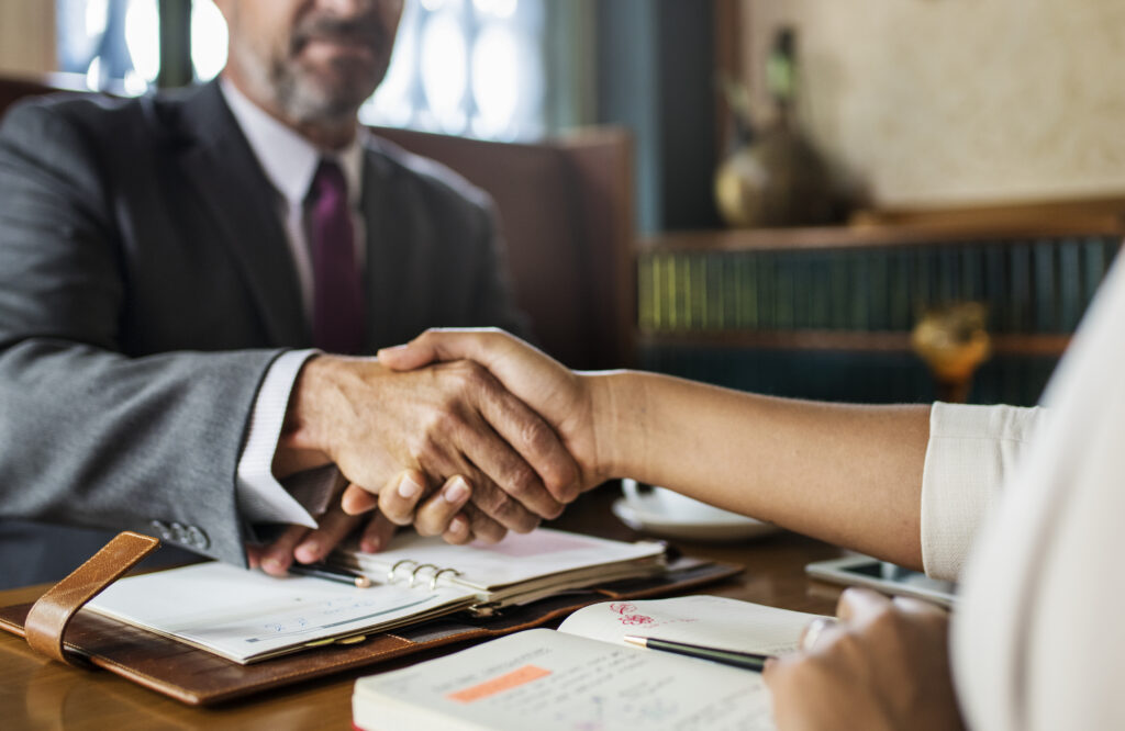 Contratos de franquia: principais cuidados jurídicos para franqueadores e franqueados garantirem uma relação segura
